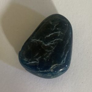 Apatiet blauw trommelsteen